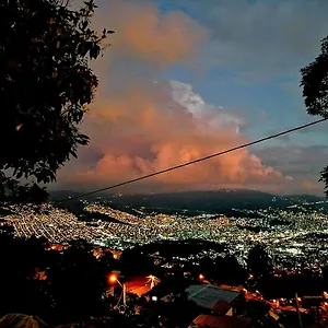 https://hostal-casa-la-juana.colombiamedellinhotels.com